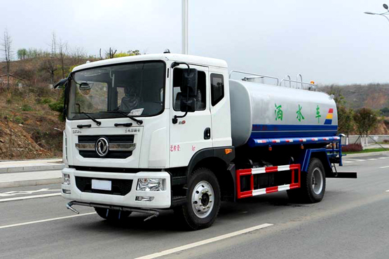 怎樣排除灑水車柴油機(jī)過早、過遲的噴油現(xiàn)象？